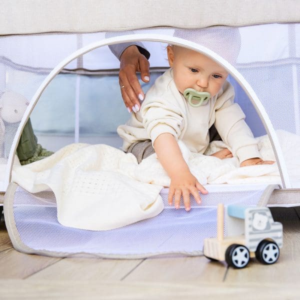 Igraonica za bebe s otvorom MoMi Smart Bed 4 u 1